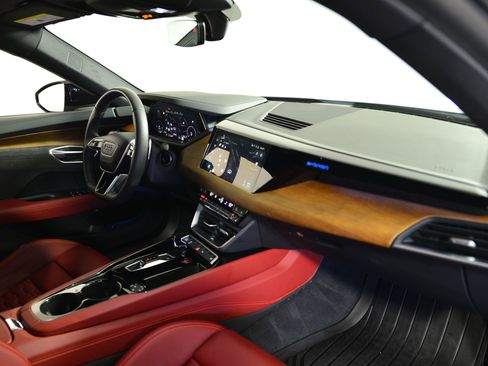 Certified 2024 Audi e-tron GT Premium Plus w/ Executive Package image 21