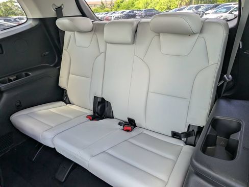 Used 2023 Kia Telluride EX w/ EX Captain's Chair Package FWD image 20