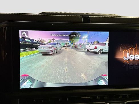 New 2026 Jeep Gladiator Rubicon w/ Dual Top Group image 18