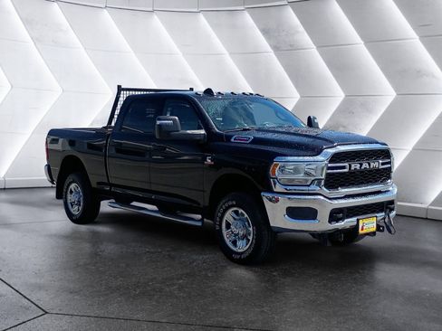Used 2024 RAM 2500 Tradesman w/ Chrome Appearance Group AWD/4WD image 8
