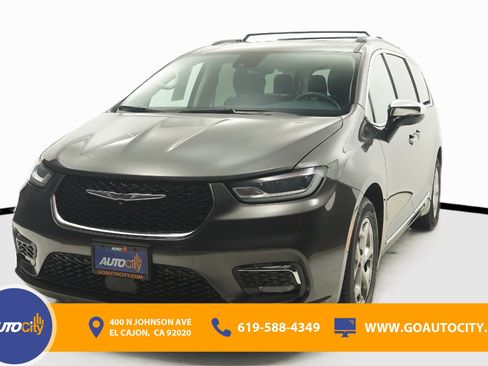 Used 2023 Chrysler Pacifica Limited image 1