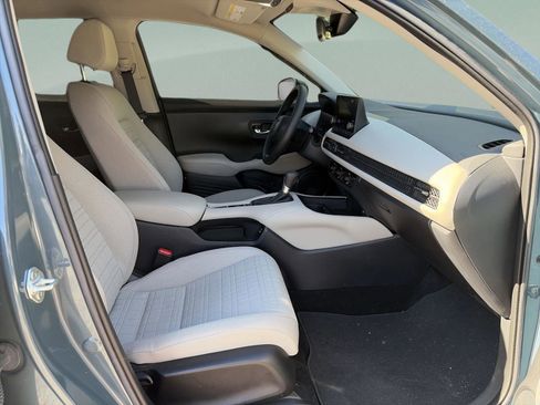 Certified 2025 Honda HR-V LX image 17