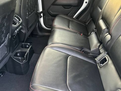Used 2022 Jeep Gladiator Rubicon w/ LED Lighting Group AWD/4WD image 6