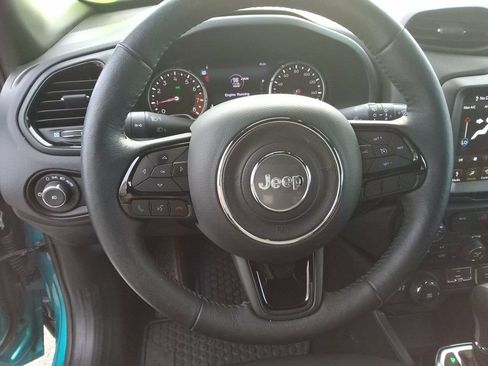 Certified 2022 Jeep Renegade Altitude w/ Convenience Group AWD/4WD image 13