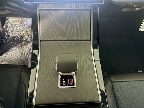 New 2026 Land Rover Range Rover Velar Dynamic SE image 18