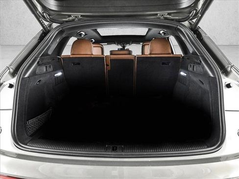 Certified 2024 Audi Q5 2.0T Premium Plus w/ Premium Plus Package image 6