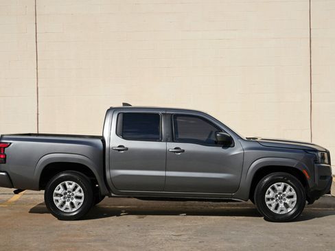 Used 2022 Nissan Frontier SV RWD image 44