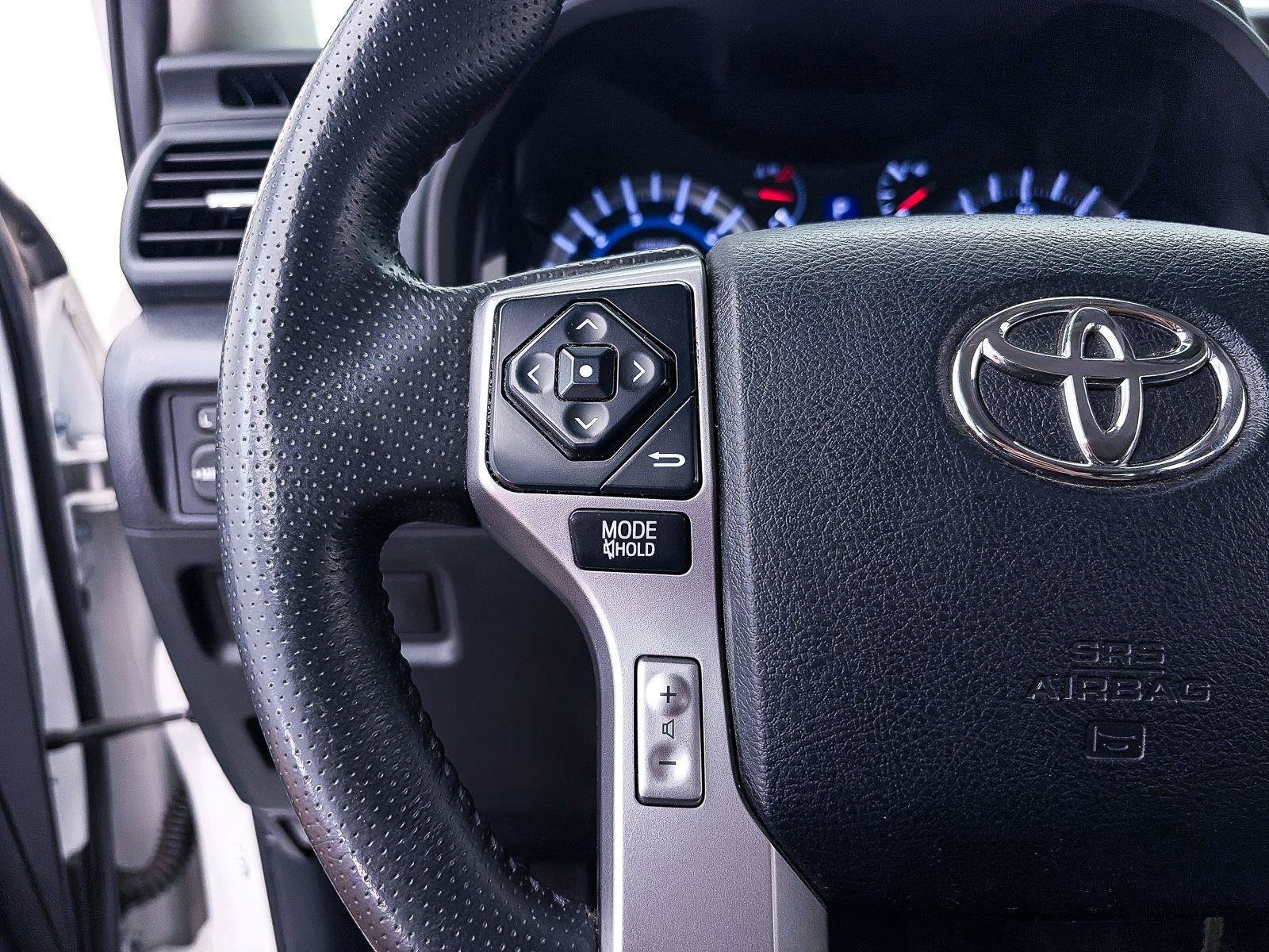 Used 2018 Toyota 4Runner SR5 AWD/4WD image 27