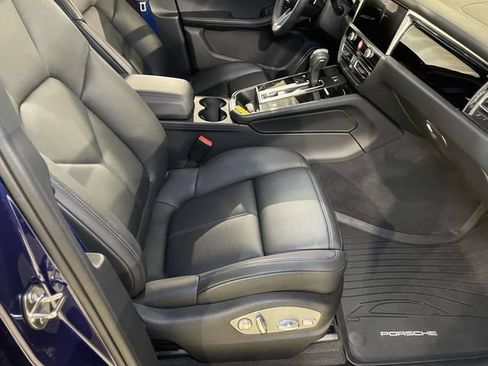 Certified 2026 Porsche Macan Turbo AWD/4WD image 22