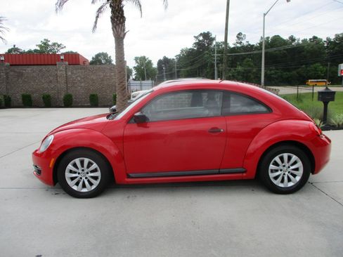 Used 2015 Volkswagen Beetle 1.8T Classic FWD image 1