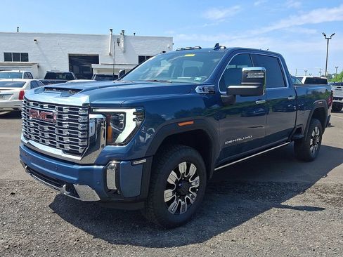 New 2026 GMC Sierra 2500 Denali w/ Denali Reserve Package AWD/4WD image 2