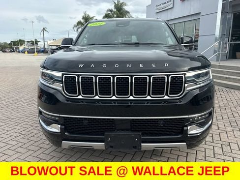 Certified 2024 Jeep Wagoneer Series II w/ Flexible Seating Group AWD/4WD image 3