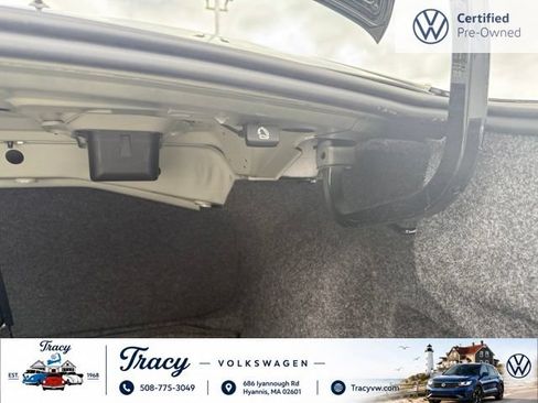 Certified 2024 Volkswagen Jetta SE FWD image 9