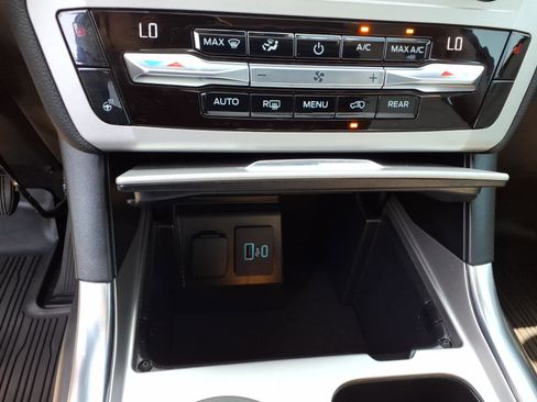 Used 2021 Ford Explorer XLT w/ Equipment Group 202A RWD image 7