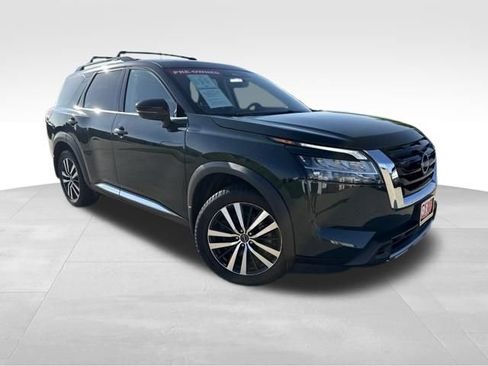 Used 2023 Nissan Pathfinder Platinum AWD/4WD image 2