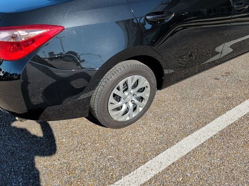 Used 2019 Toyota Corolla LE image 12