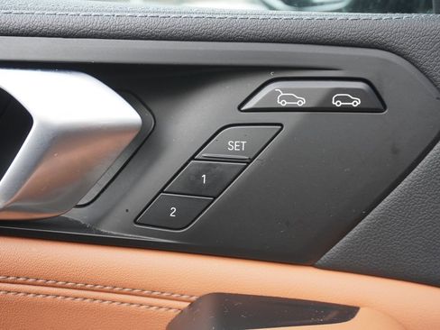 Used 2023 BMW X6 xDrive40i w/ M Sport Package image 49