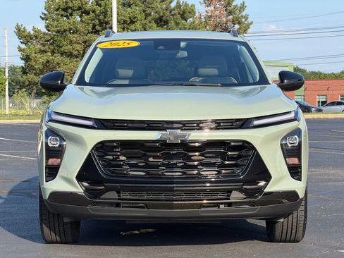 Used 2025 Chevrolet Trax ACTIV w/ Sunroof Package FWD image 9