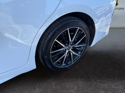 Used 2022 Toyota Camry SE FWD image 14