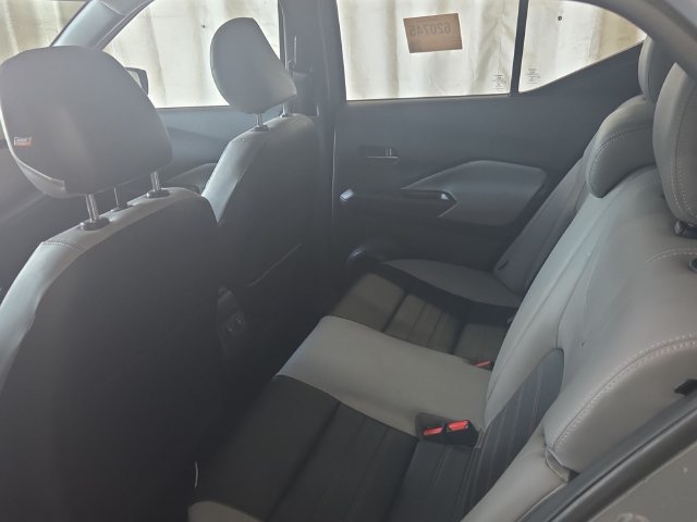 Used 2022 Nissan Kicks SR w/ Premium Package FWD image 11