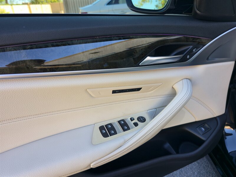 Used 2019 BMW 540i w/ Convenience Package RWD image 13