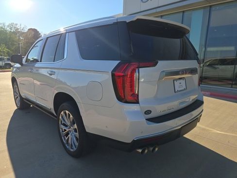 Used 2024 GMC Yukon Denali w/ Denali Reserve Package image 3