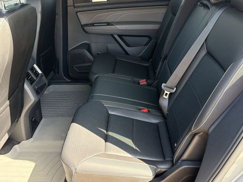 Used 2023 Volkswagen Atlas Cross Sport SE FWD image 20