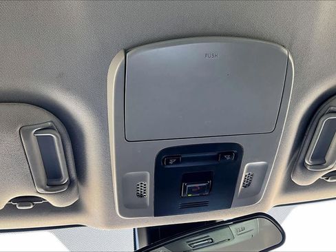 Used 2021 Toyota Camry SE image 30