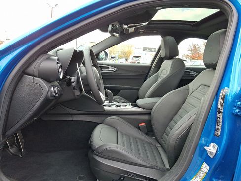 New 2025 Alfa Romeo Giulia AWD image 9