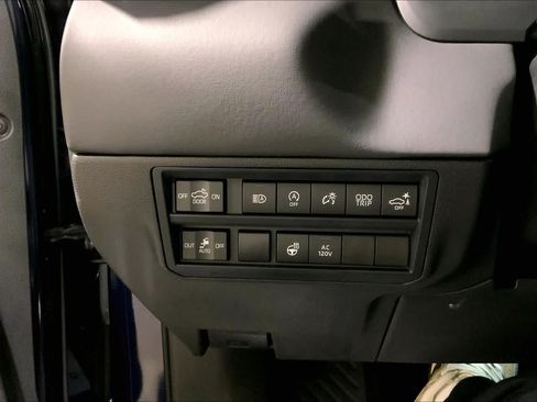 Used 2026 Toyota Tundra Platinum AWD/4WD image 34