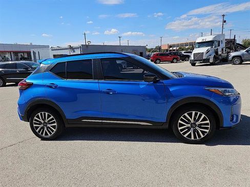 Used 2024 Nissan Kicks SR image 6