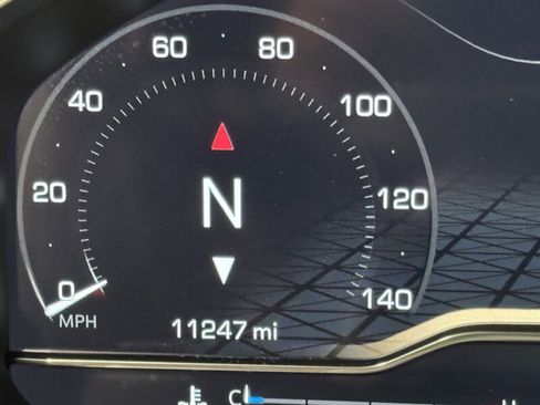 Used 2025 GMC Sierra 1500 SLT w/ SLT Premium Package image 3