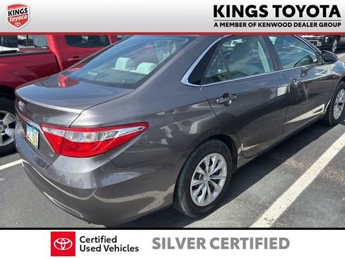 Used 2016 Toyota Camry LE image 5