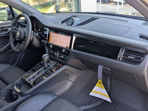 Certified 2025 Porsche Macan Turbo image 26