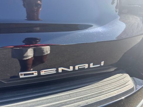 Used 2023 GMC Yukon Denali RWD image 5