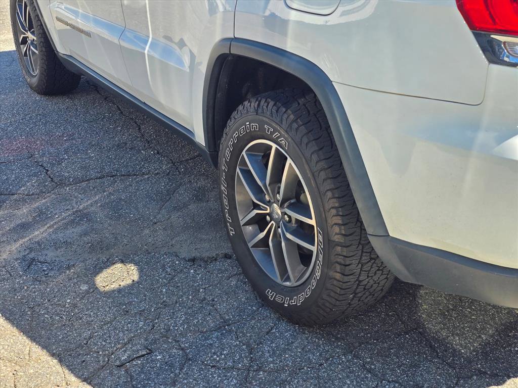 Used 2018 Jeep Grand Cherokee Limited w/ Luxury Group II AWD/4WD image 17