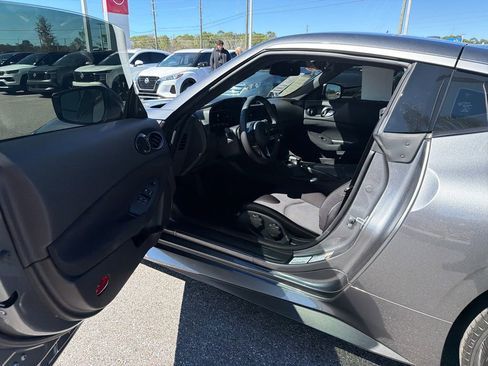 Certified 2025 Nissan Z Sport w/ Floor Mat Package image 11