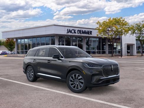 Used 2026 Lincoln Aviator AWD image 7