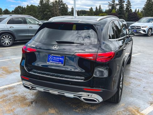 Used 2026 Mercedes-Benz GLC 300 4MATIC image 9