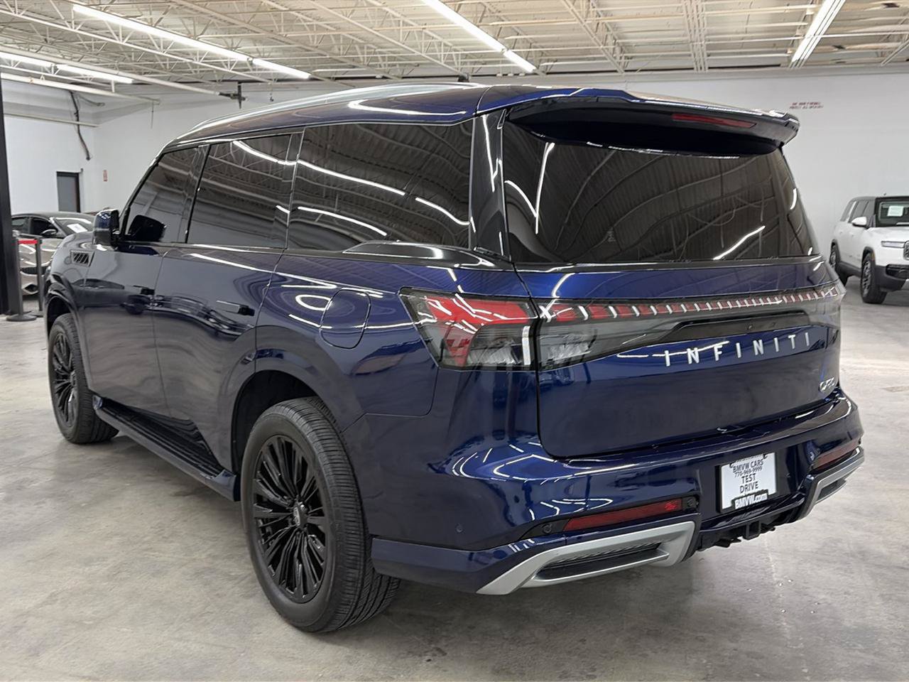 Used 2025 INFINITI QX80 Luxe RWD image 10
