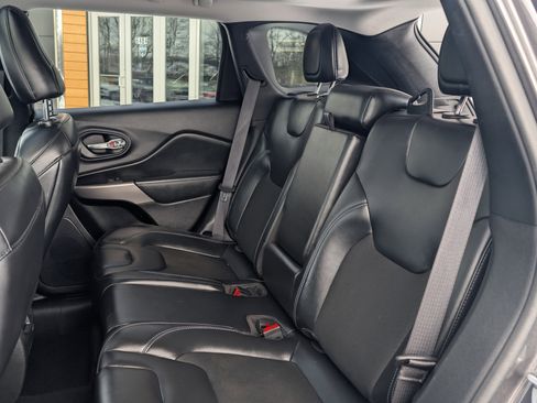 Used 2021 Jeep Cherokee Latitude Plus w/ Sun & Sound Group image 14