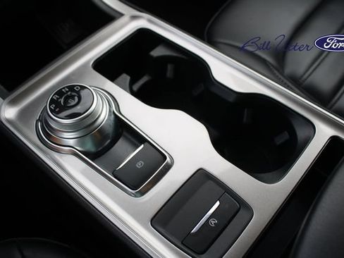 Used 2024 Ford Edge SEL AWD/4WD image 17