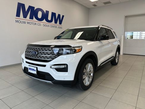 Used 2023 Ford Explorer Limited w/ Limited Technology Package AWD/4WD image 2