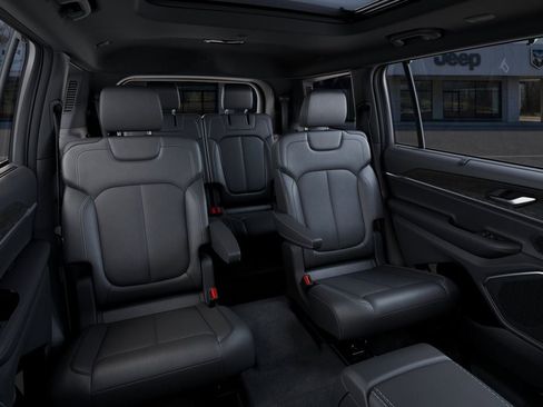 New 2025 Jeep Grand Cherokee L Limited w/ Luxury Tech Group II AWD/4WD image 16