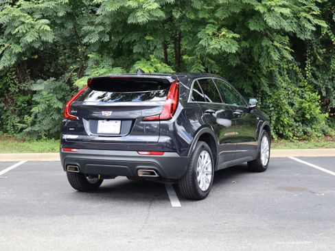 Used 2023 Cadillac XT4 Luxury w/ Cold Weather Package AWD/4WD image 7
