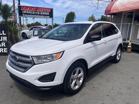 Used 2018 Ford Edge SE FWD image 3
