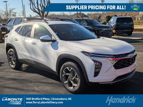 New 2026 Chevrolet Trax LT w/ Driver Confidence Package FWD image 1