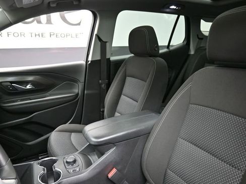 Used 2023 GMC Terrain SLE w/ Driver Convenience Package FWD image 16