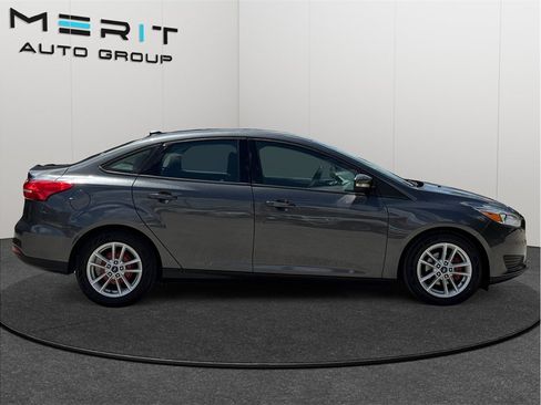 Used 2017 Ford Focus SE FWD image 10