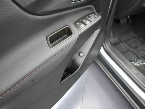 Used 2023 Chevrolet Equinox RS image 10